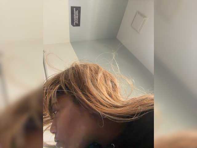 AdviceColumn live cam on BongaCams