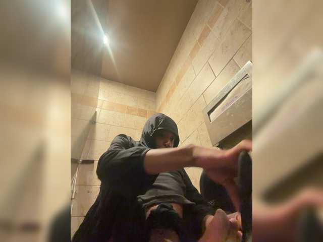 AdviceColumn live webcam show