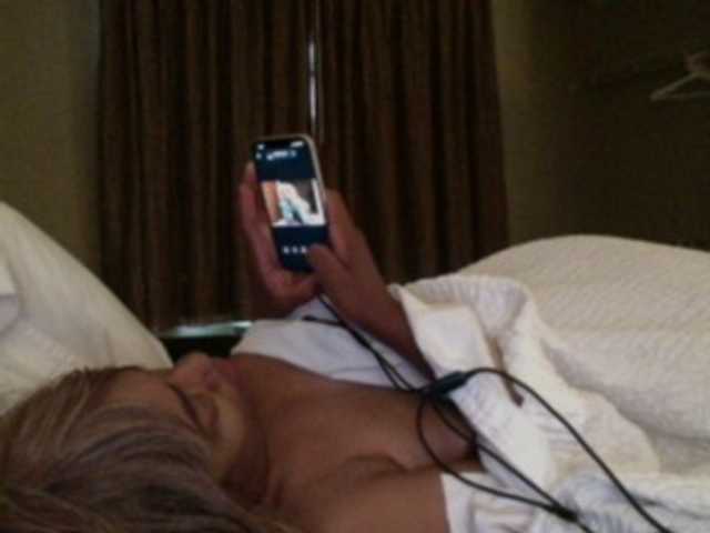 AdviceColumn live cam on BongaCams