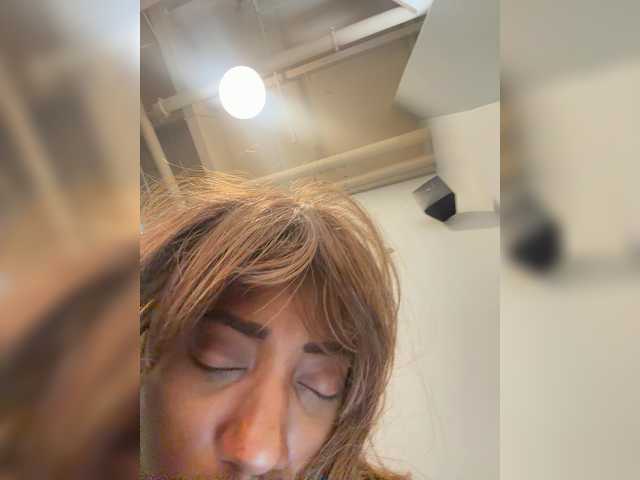 AdviceColumn live cam on BongaCams