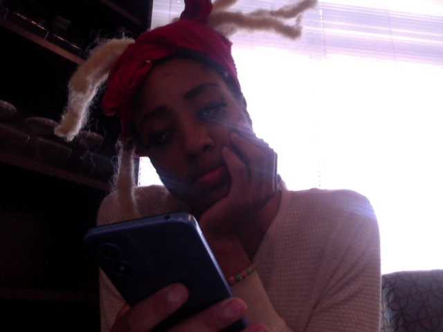 AdviceColumn's BongaCams show and profile