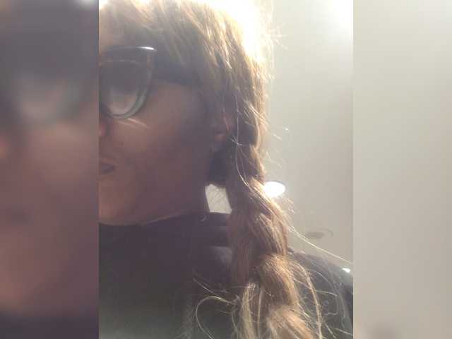 Sex chat gratuit in direct cu AdviceColumn pe BongaCams