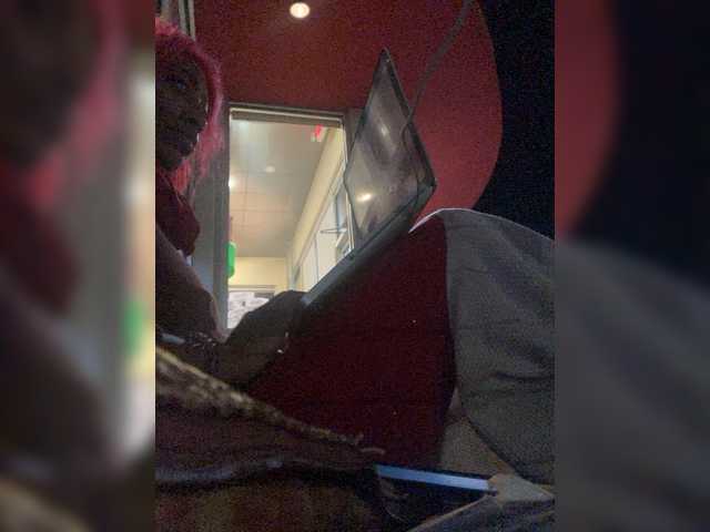 AdviceColumn's BongaCams show and profile