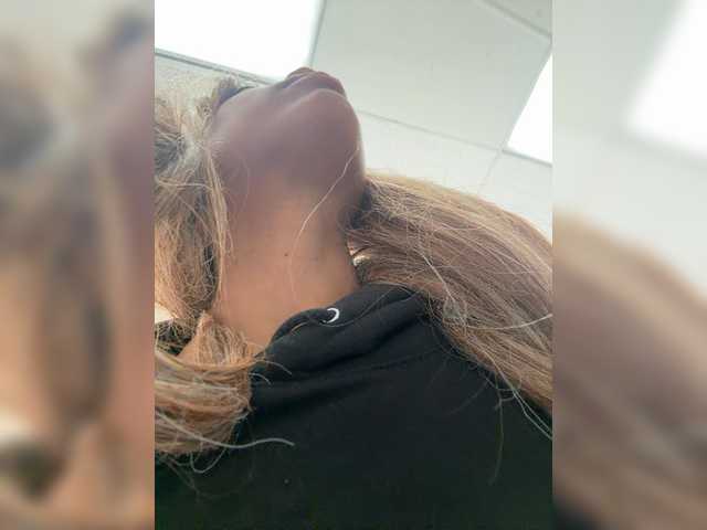 AdviceColumn live cam on BongaCams