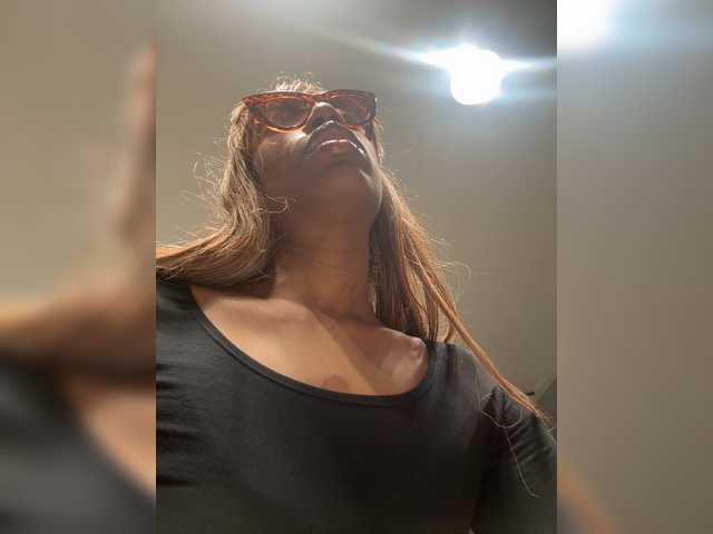 AdviceColumn live cam on BongaCams