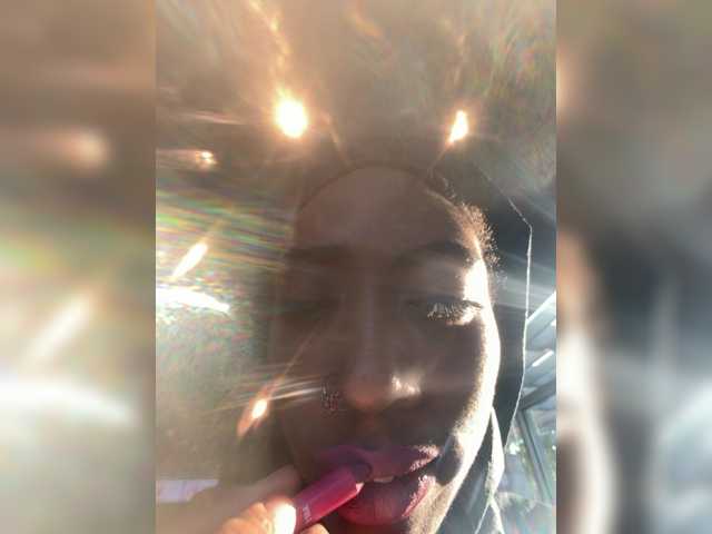 KKWskims live webcam show
