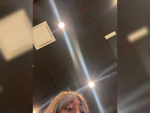 AdviceColumn live cam on BongaCams