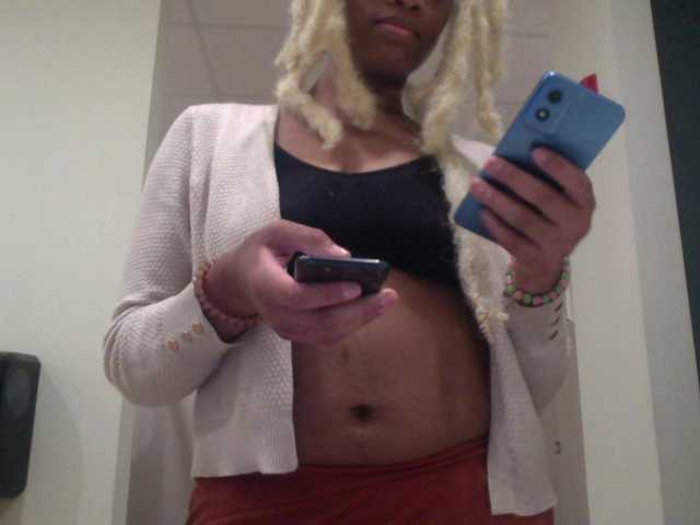 AdviceColumn's BongaCams show and profile