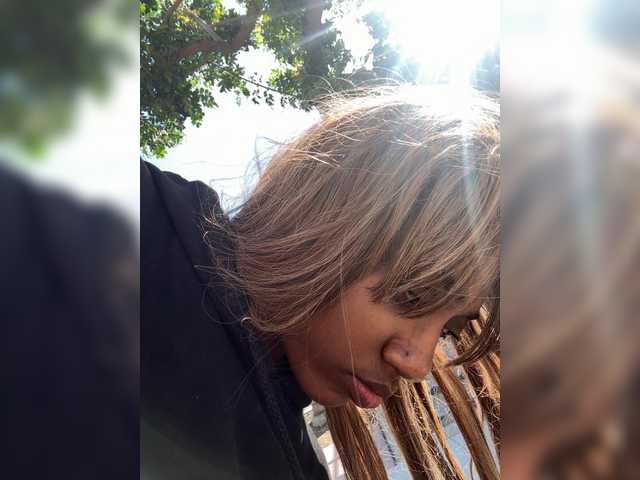 AdviceColumn live cam on BongaCams