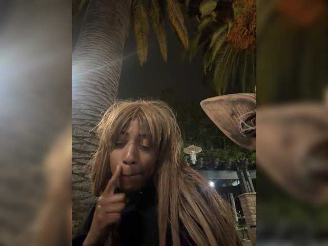 AdviceColumn live cam on BongaCams
