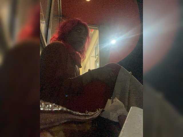 AdviceColumn's BongaCams show and profile