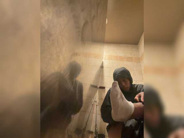 AdviceColumn live webcam show