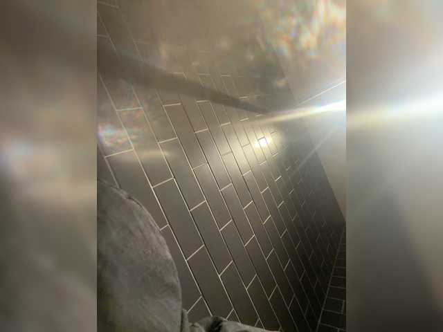 KKWskims live webcam show