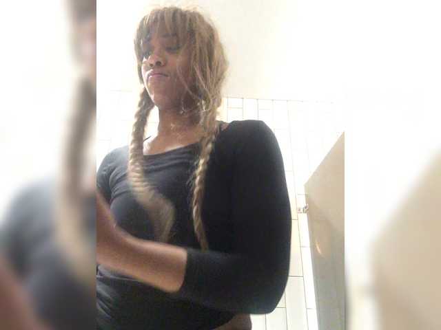 AdviceColumn live cam on BongaCams