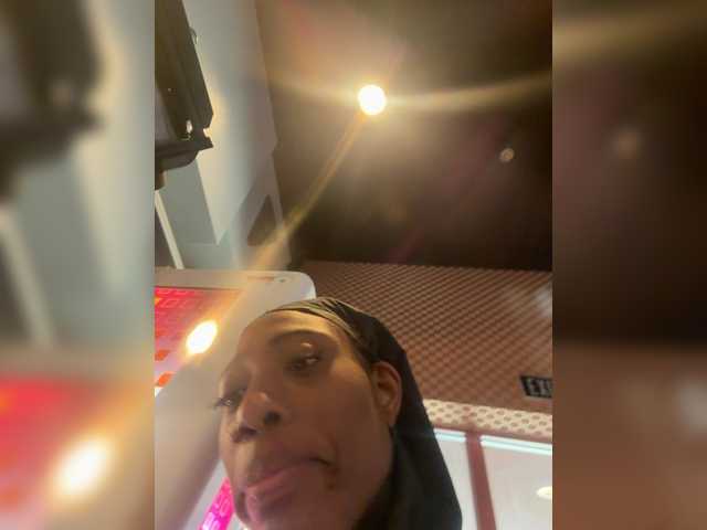 AdviceColumn live cam on BongaCams