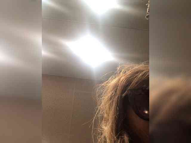 モデル: OhHellNoWilkes