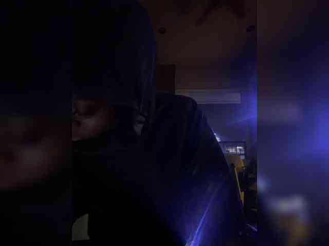 AdviceColumn Live Webcam on BongaCams
