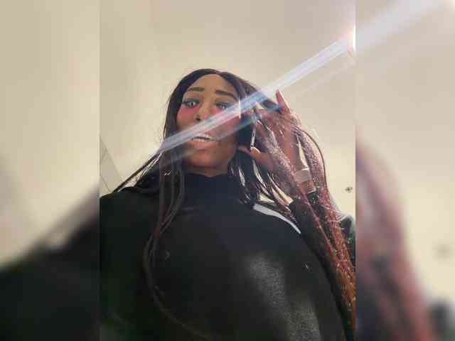 Modèle: TokyoBabe