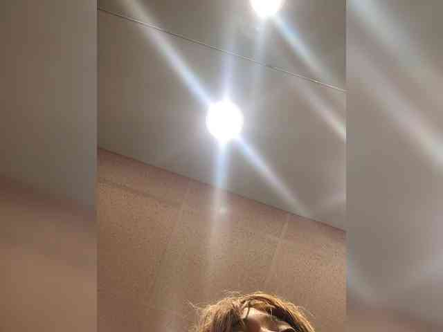 モデル: OhHellNoWilkes