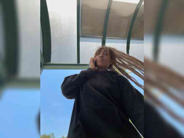 モデル: CHANELCHANEL
