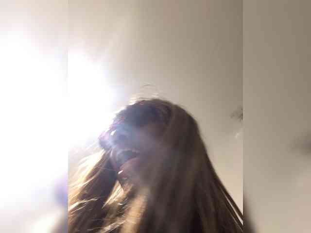 モデル: OhHellNoWilkes