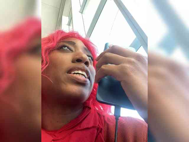 AdviceColumn Live Webcam on BongaCams