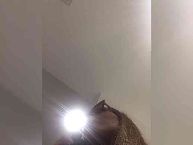モデル: OhHellNoWilkes