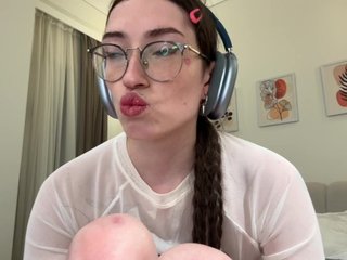 KellyyBeryy Porn Show