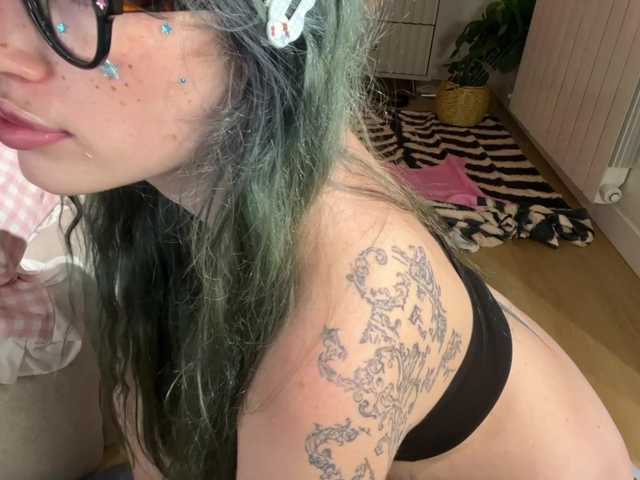 KellyyBeryy live cam on BongaCams
