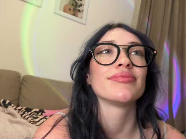 KellyyBeryy live cam on BongaCams