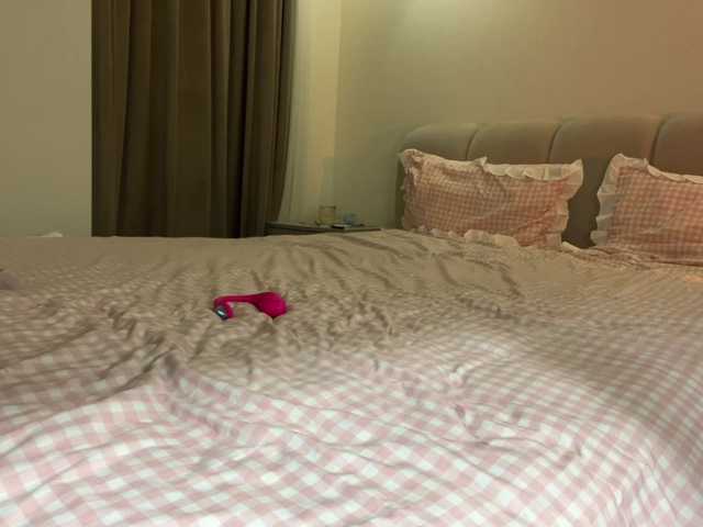 KellyyBeryy live cam on BongaCams