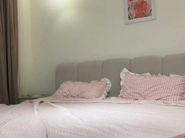 KellyyBeryy live cam on BongaCams