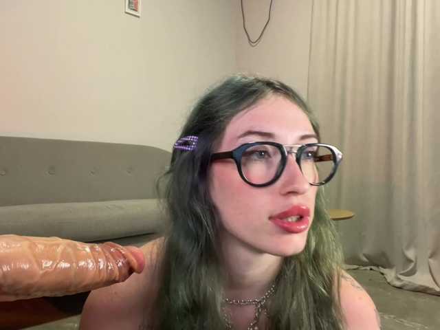 KellyyBeryy live cam on BongaCams
