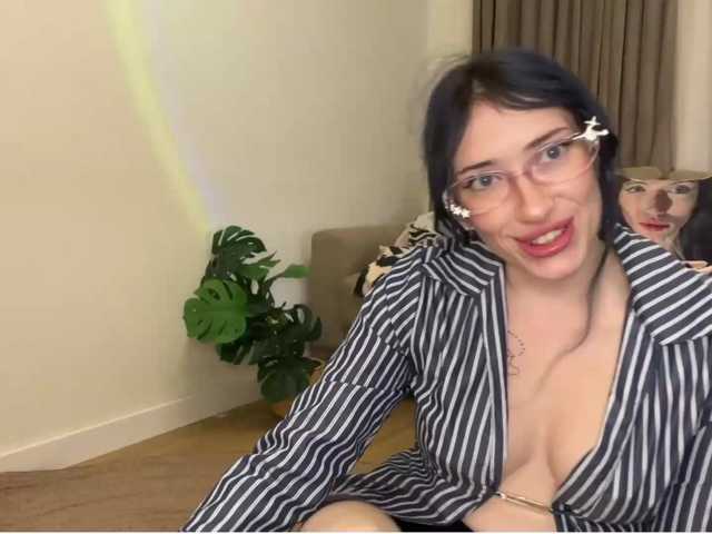 KellyyBeryy live cam on BongaCams