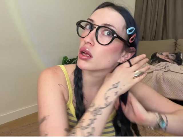 KellyyBeryy live cam on BongaCams