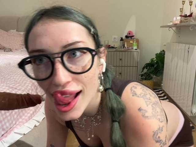 KellyyBeryy live cam on BongaCams