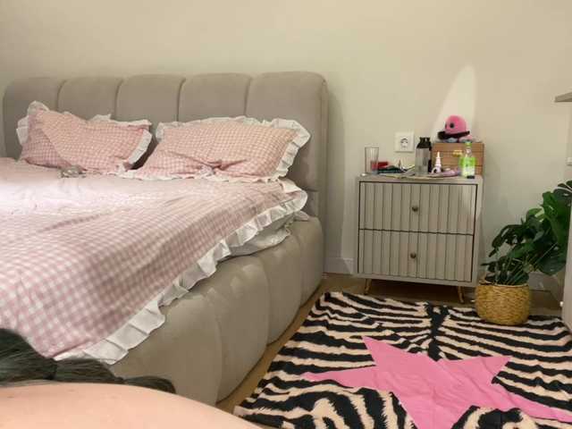 KellyyBeryy live cam on BongaCams