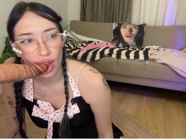 KellyyBeryy live cam on BongaCams