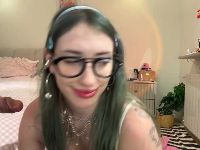 KellyyBeryy live cam on BongaCams