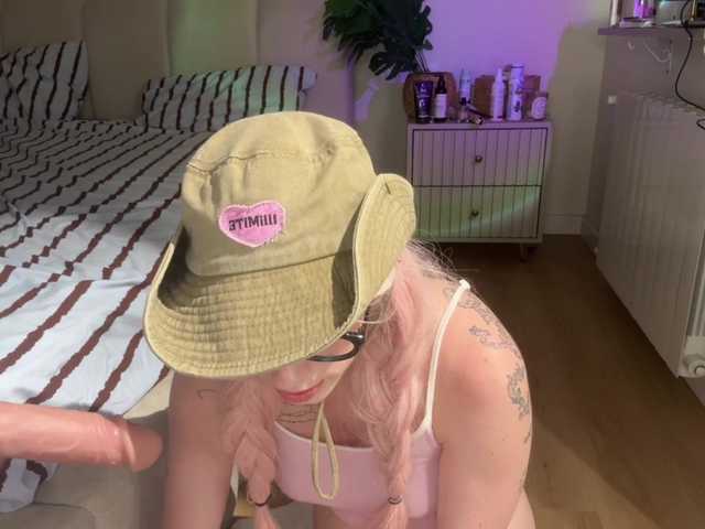 KellyyBeryy live cam on BongaCams