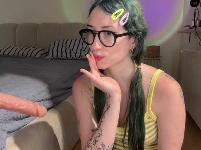 KellyyBeryy live cam on BongaCams