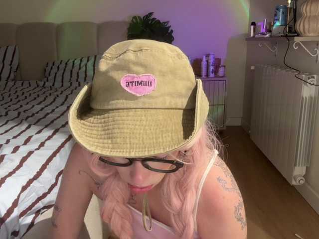 KellyyBeryy live cam on BongaCams
