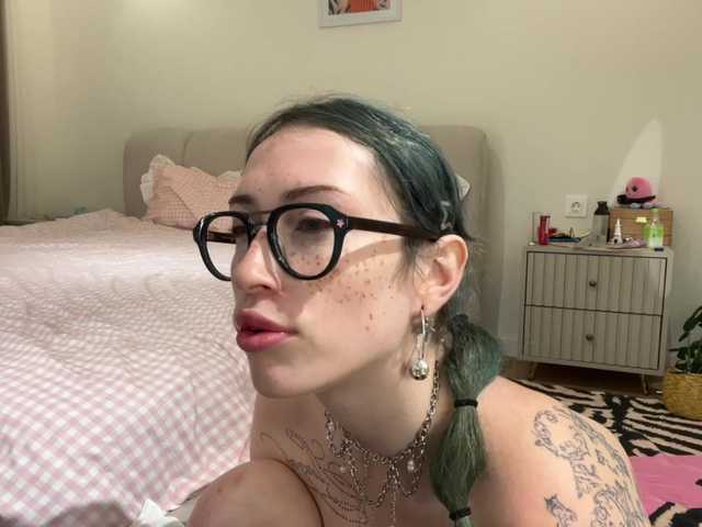 KellyyBeryy live cam on BongaCams