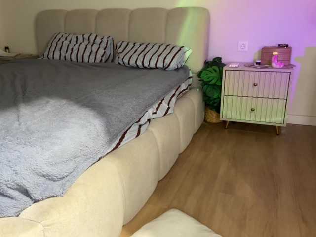 KellyyBeryy live cam on BongaCams