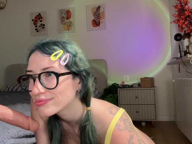 KellyyBeryy live cam on BongaCams