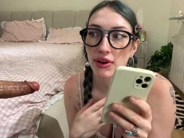 KellyyBeryy live cam on BongaCams