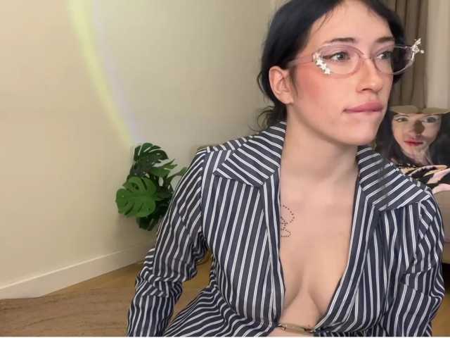 KellyyBeryy live cam on BongaCams