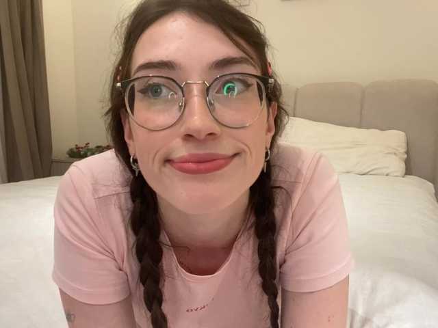KellyyBeryy live cam on BongaCams