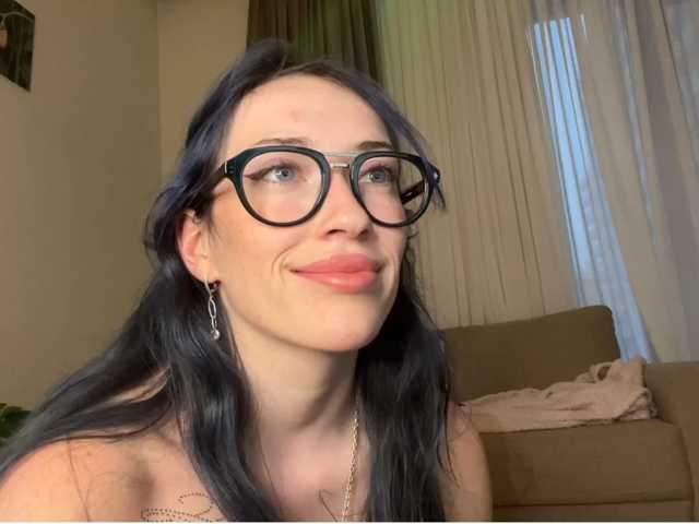 KellyyBeryy live cam on BongaCams