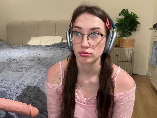 KellyyBeryy live cam on BongaCams